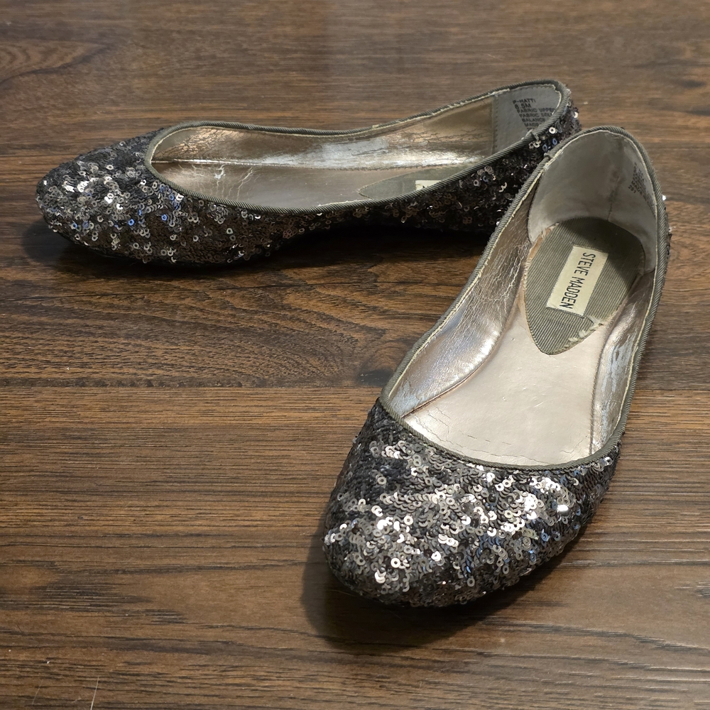 Steve Madden Silver Sequin Flats Size 8.5
